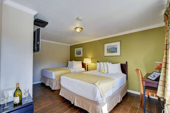 Room 4 of 44